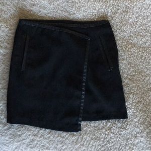 Line and dot mini skirt !EVERYTHING IS 5 FOR $10!